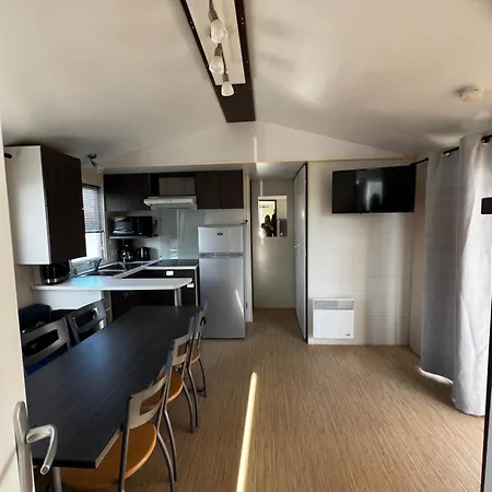 Mobil 014 Climatise -camping La Nouvelle 3ch- 6 Personnes Port-la-Nouvelle