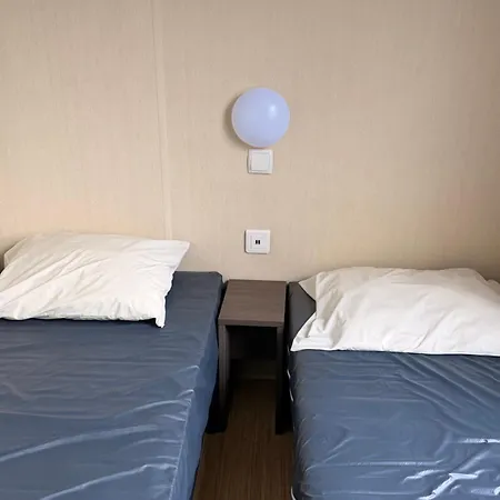 Mobil 014 Climatise -camping La Nouvelle 3ch- 6 Personnes * Port-la-Nouvelle