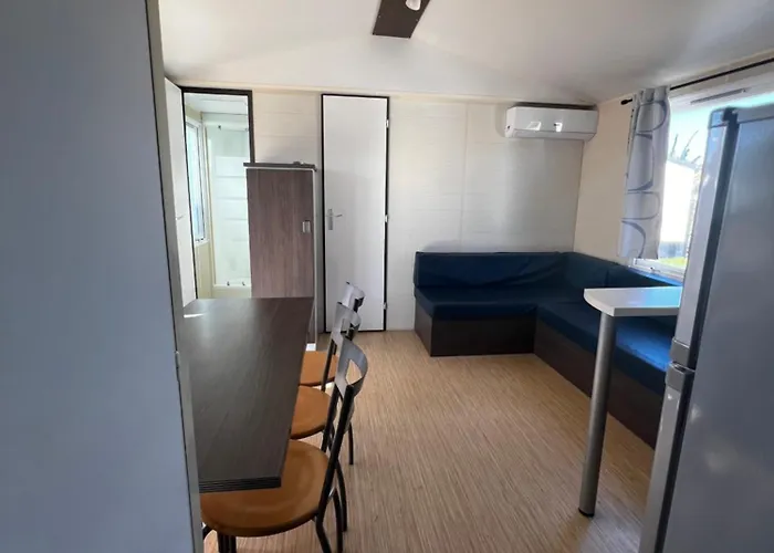 Mobil 014 Climatise -camping La Nouvelle 3ch- 6 Personnes Parque de Campismo *